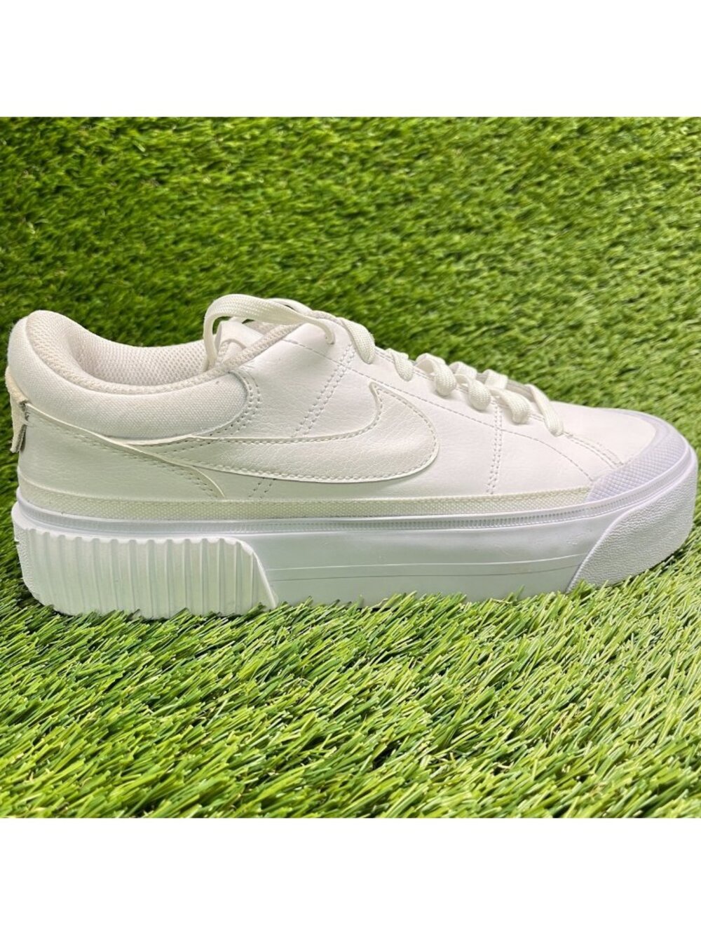 Nike Court Legacy Lift Womens Size 9 White Athletic Leather Shoes Sneakers